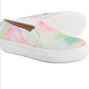 NEW Steve Madden sneakers Toshe Tie Dye slip on